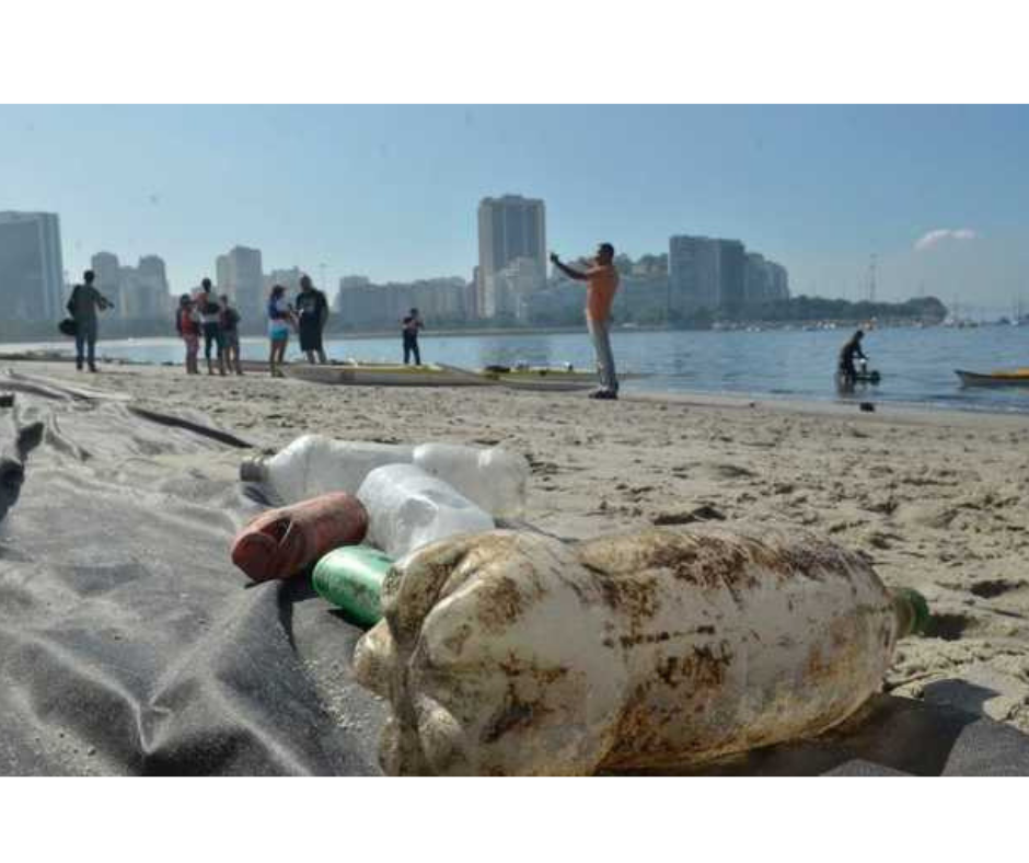 Plástico e resto de cigarro são mais de 90% dos resíduos vistos no mar