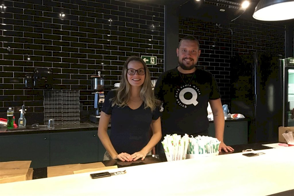 Em cafeteria de Santa Maria, parte das vendas é doada ao Husm