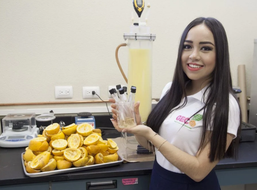 Mexicana cria plástico de casca de laranja que se decompõe em 90 dias